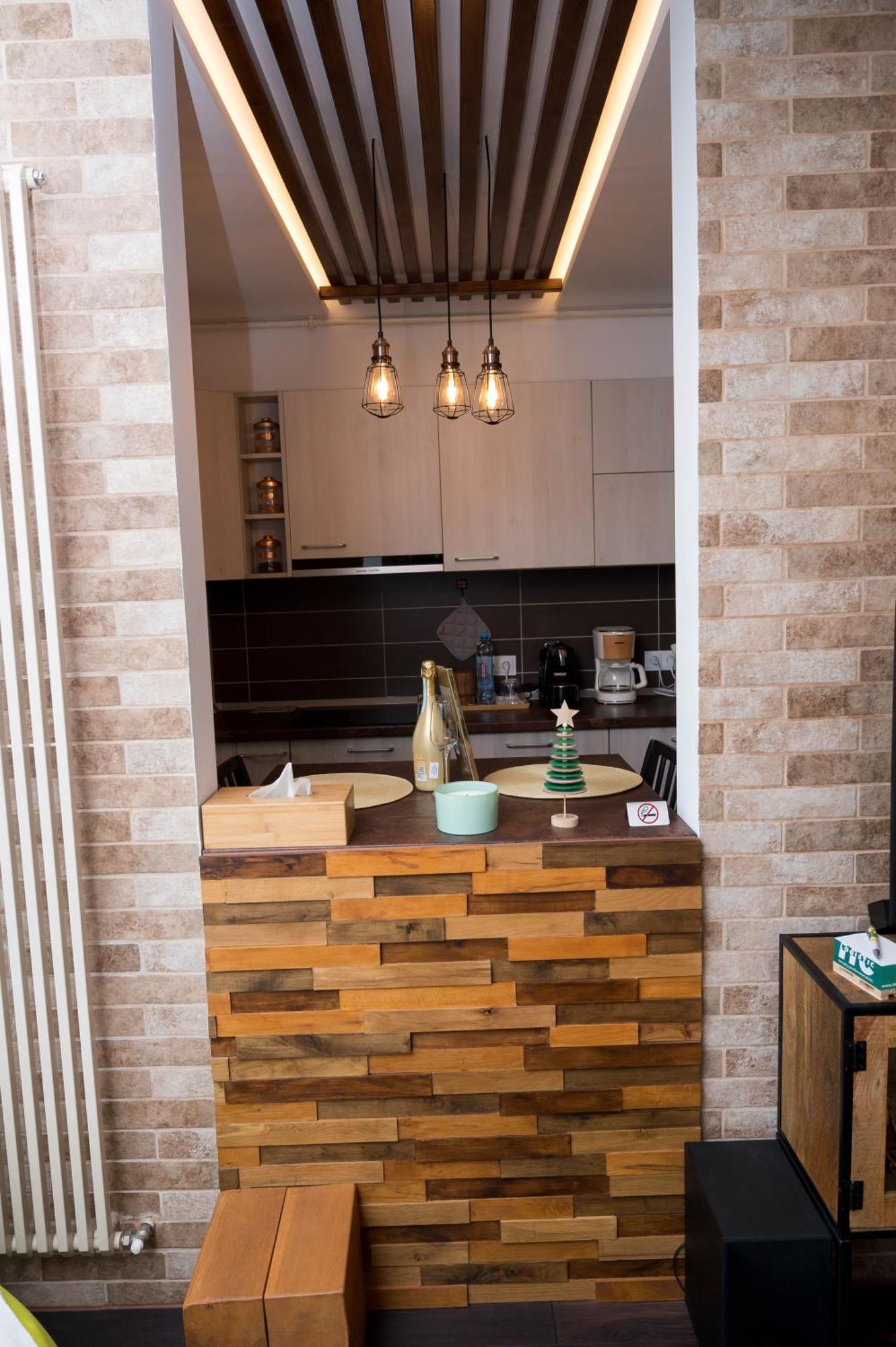 בראשוב Wooden Touch Studio מראה חיצוני תמונה